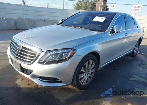 2015 Mercedes-Benz S 550 z USA, uszkodzony, nr VIN WDDUG8CB8FA099961